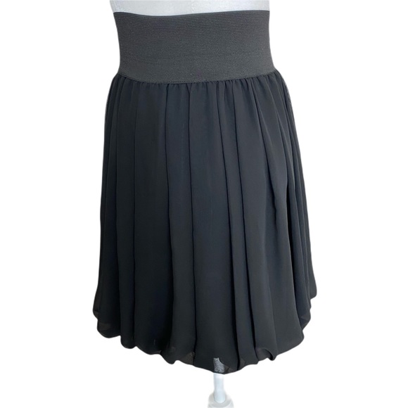 Aqua Bloomingdale's Black Pleated Mini Skirt Thick Band High Waist Size Small - Picture 7 of 13